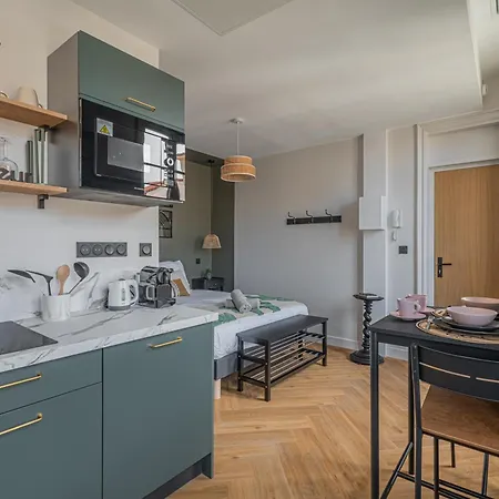 Apartmanhotel Felix - Climatisation, Arrivee Autonome, Centre De Sur Isere 3*