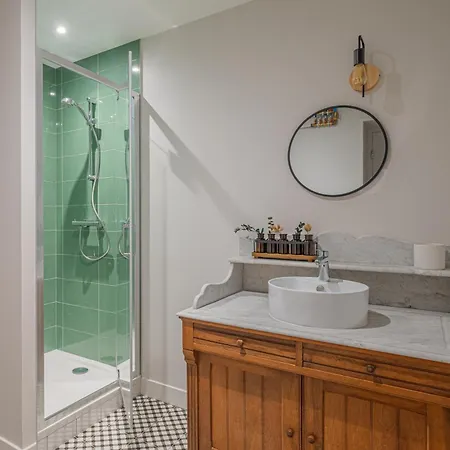 Felix - Climatisation, Arrivee Autonome, Centre De Sur Isere Apartmanhotel